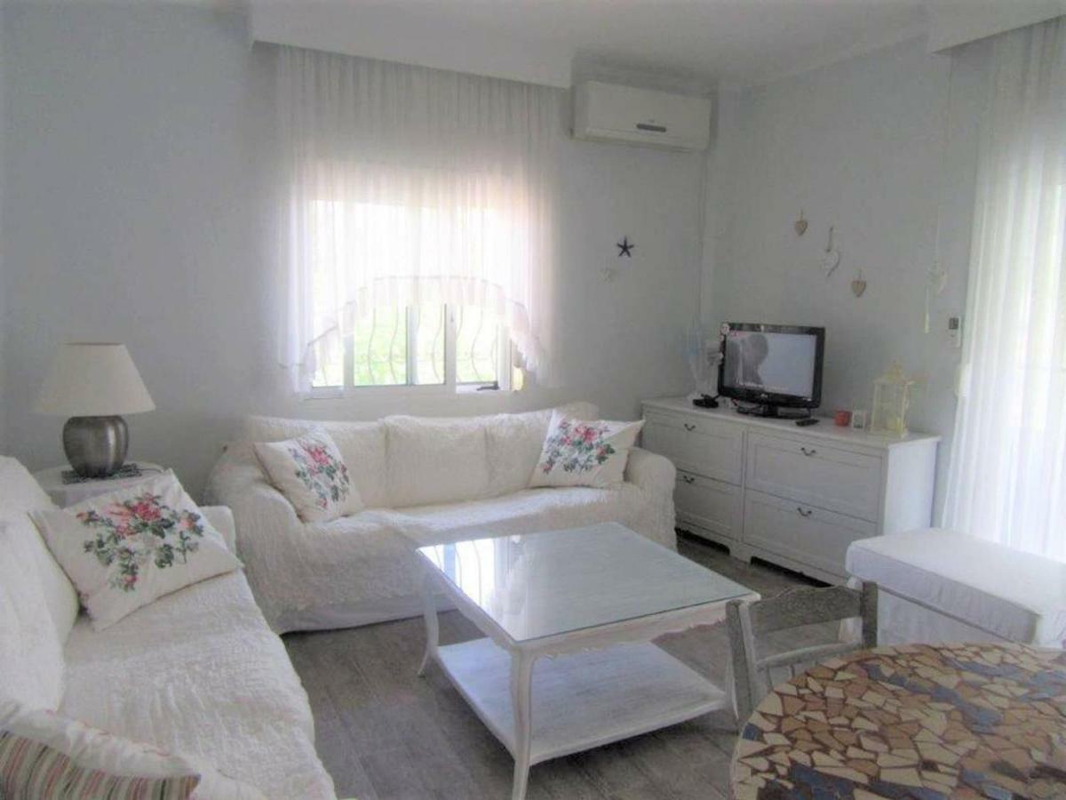 Pefkohori Apart. Near The Beach With Indor Parking And Yard Exterior photo