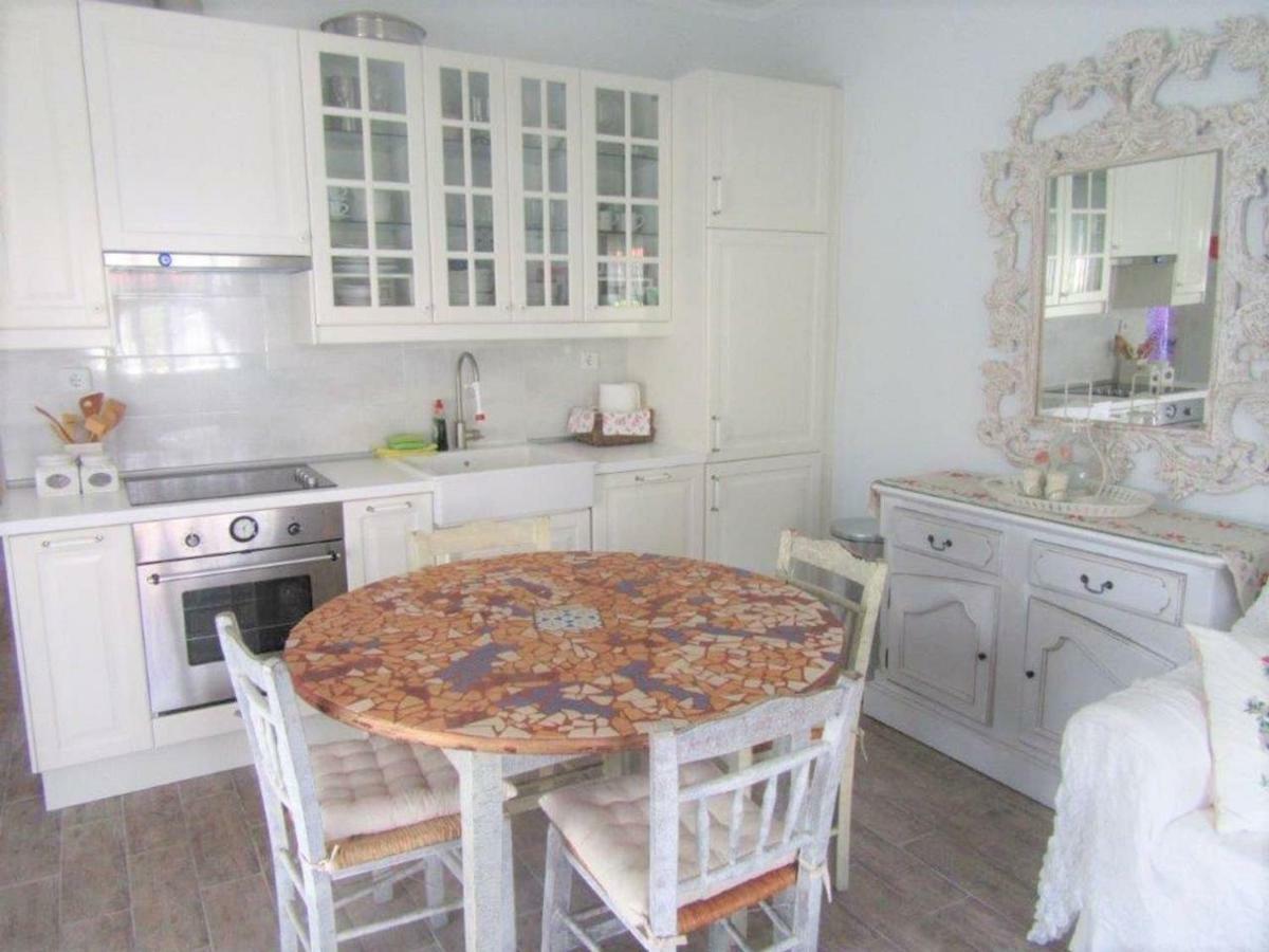 Pefkohori Apart. Near The Beach With Indor Parking And Yard Exterior photo