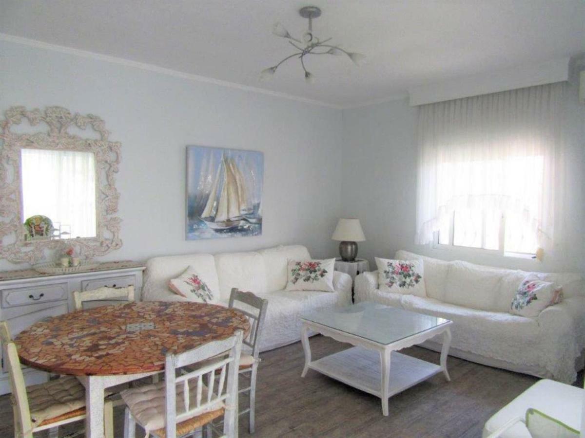 Pefkohori Apart. Near The Beach With Indor Parking And Yard Exterior photo